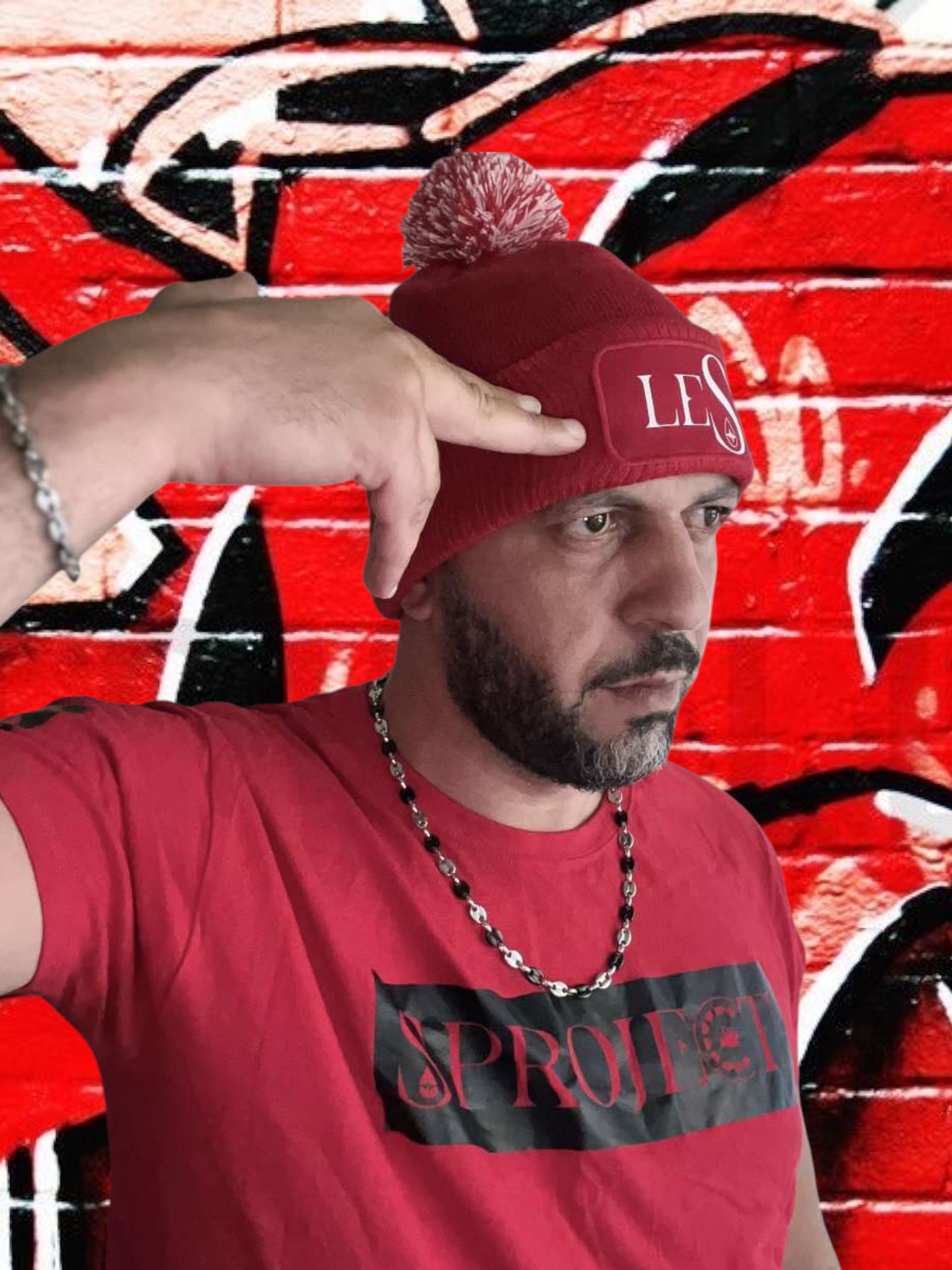 Bonnet Le S , Pompon
